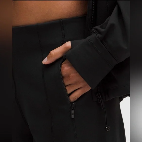 Lululemon Define Black High-Rise Wide-Leg
Pant Luon (M) Brand New with Tags. - Picture 5 of 7
